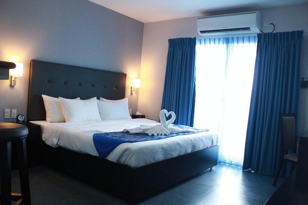 Sun Plaza Subic Hotel Olongapo Room photo