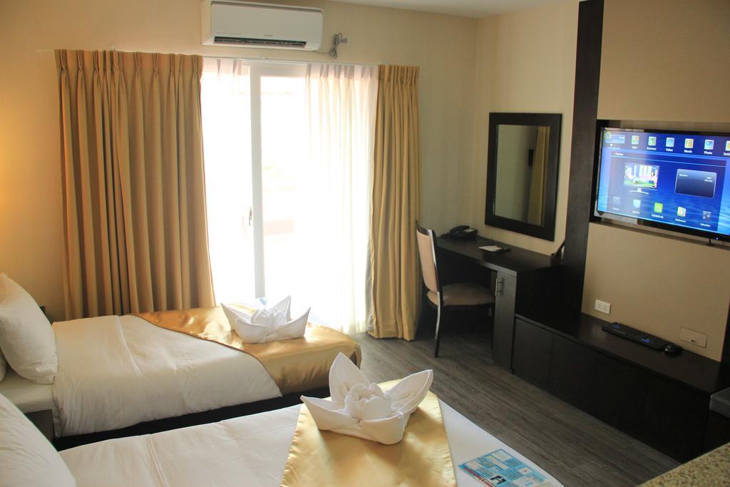 Sun Plaza Subic Hotel Olongapo Room photo