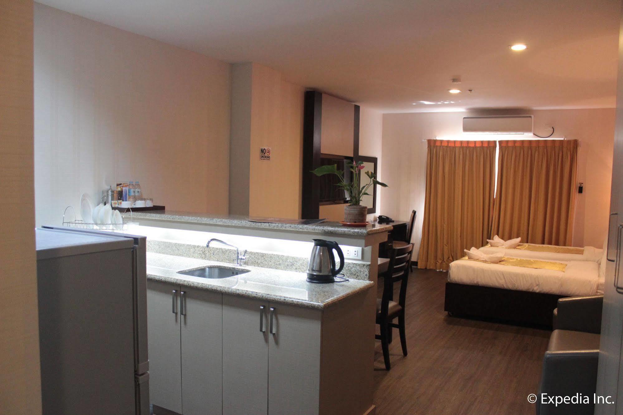 Sun Plaza Subic Hotel Olongapo Exterior photo
