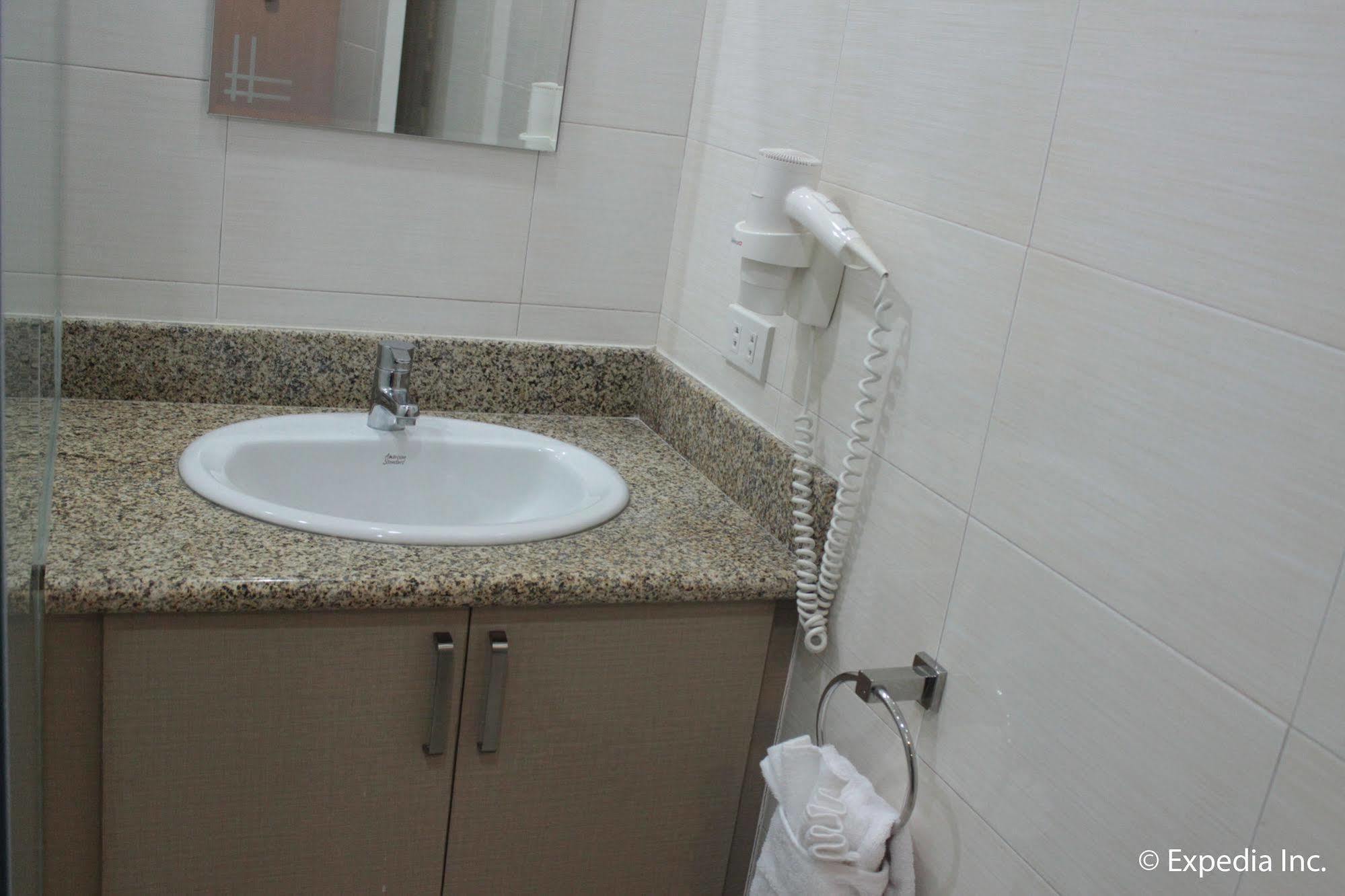 Sun Plaza Subic Hotel Olongapo Exterior photo