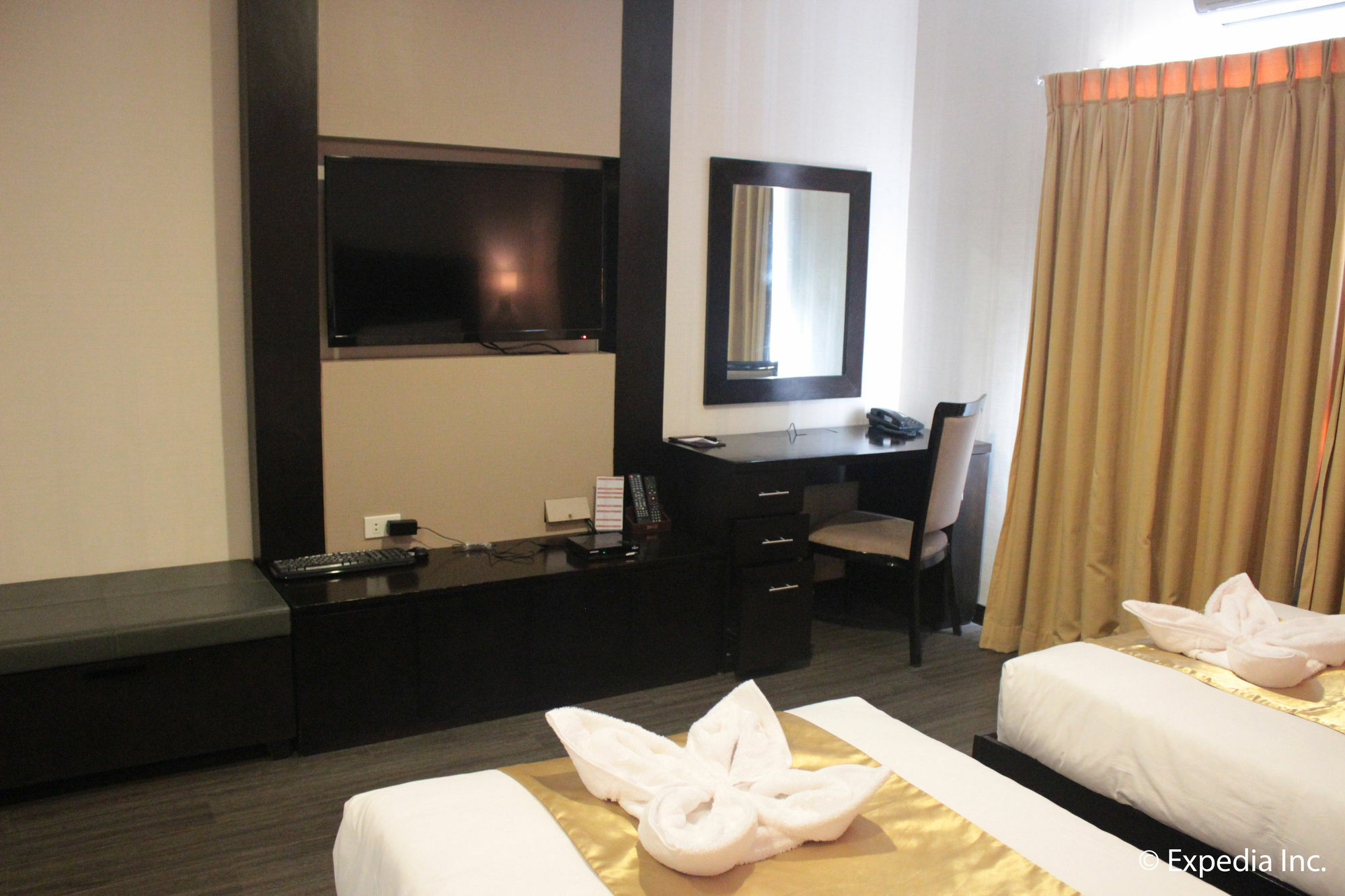 Sun Plaza Subic Hotel Olongapo Exterior photo