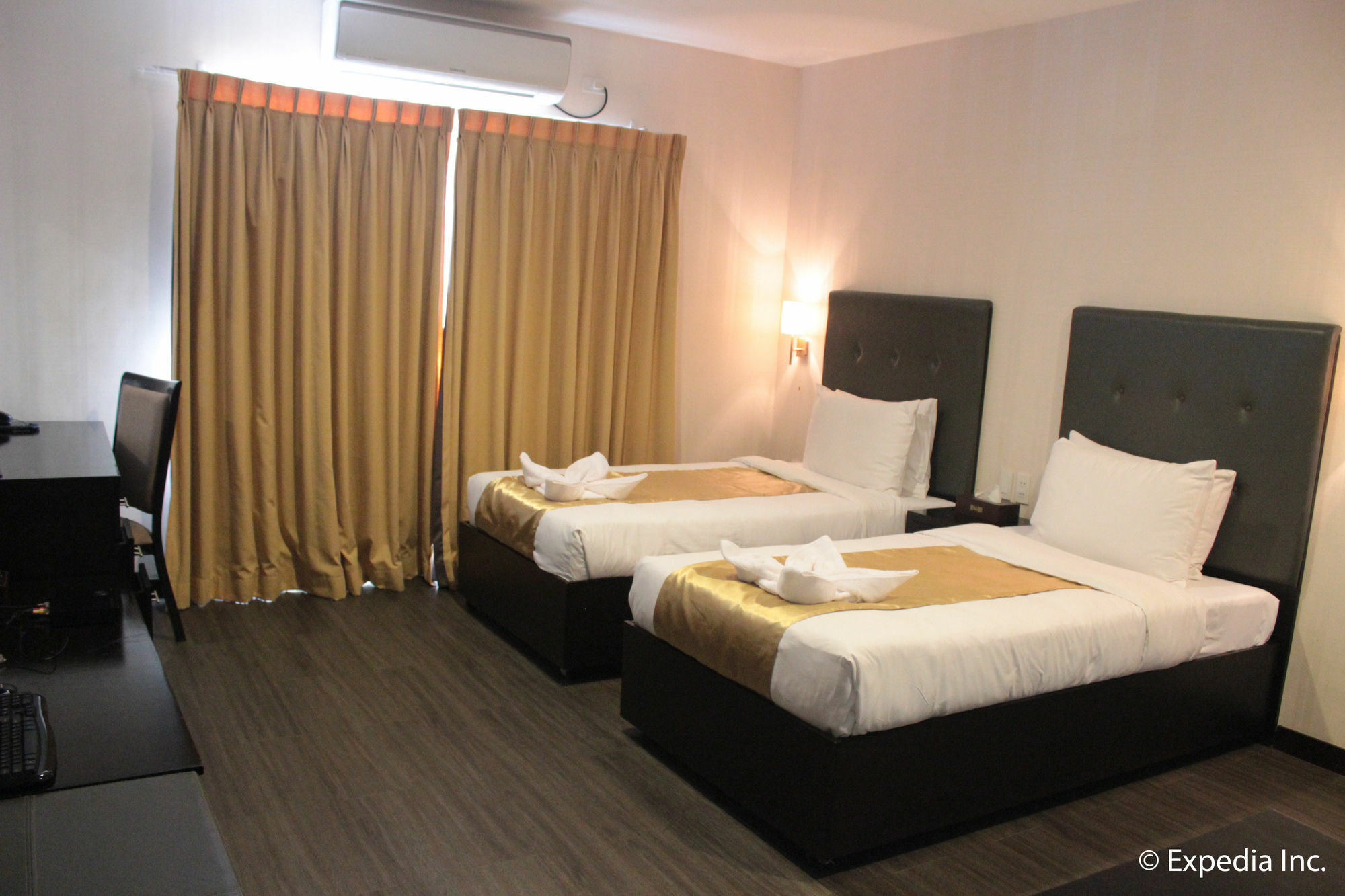Sun Plaza Subic Hotel Olongapo Exterior photo